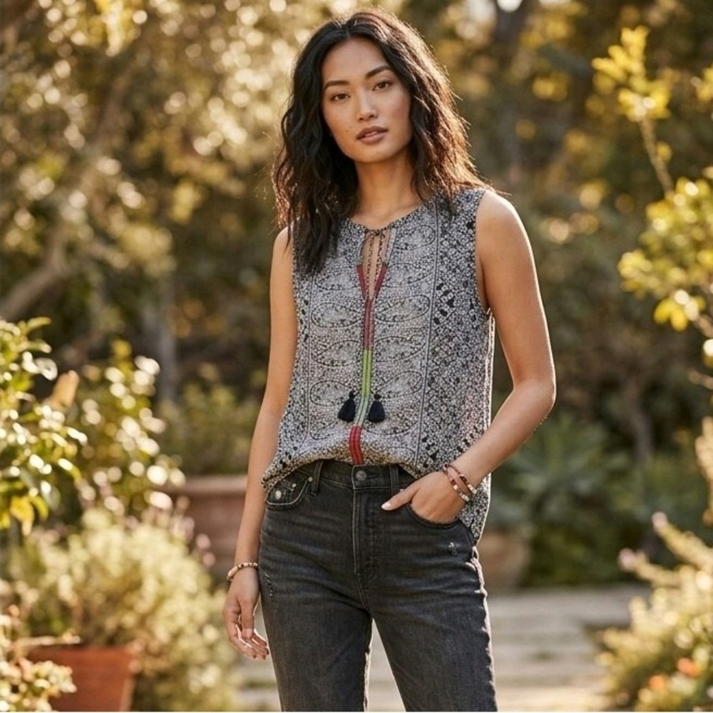 Lucky Brand Top Small S Womens Boho Sleeveless Blouse Paisley Tassel Tank V-Neck